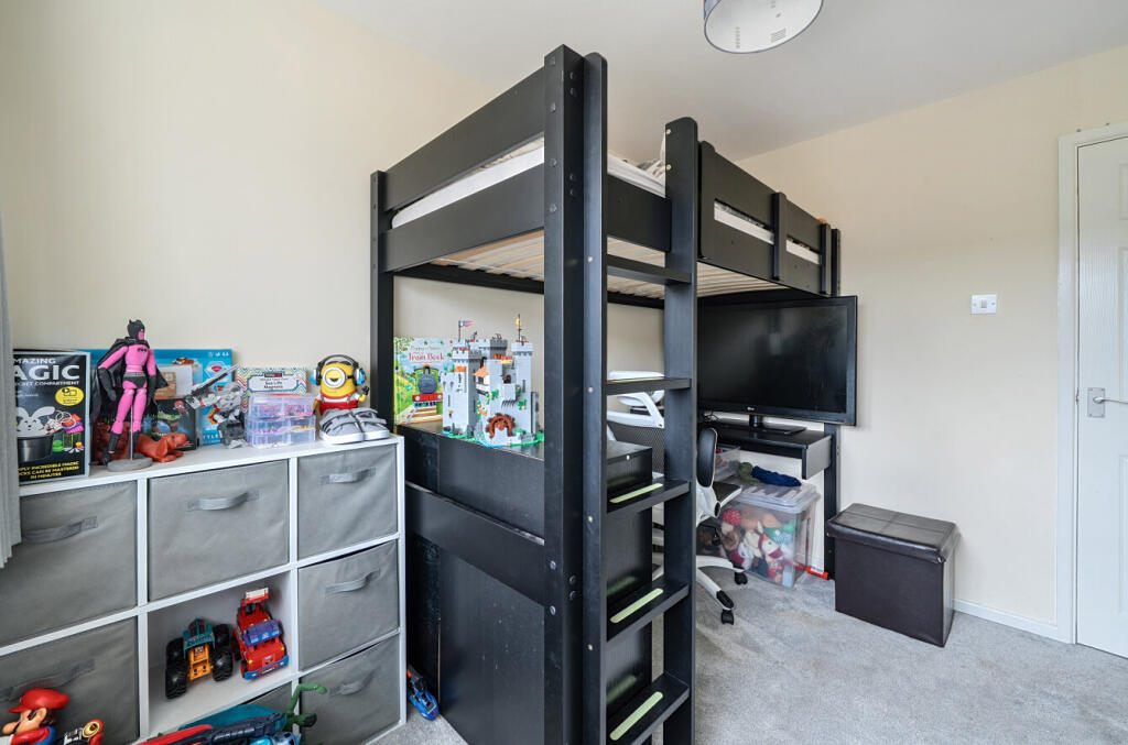 BEDROOM 2