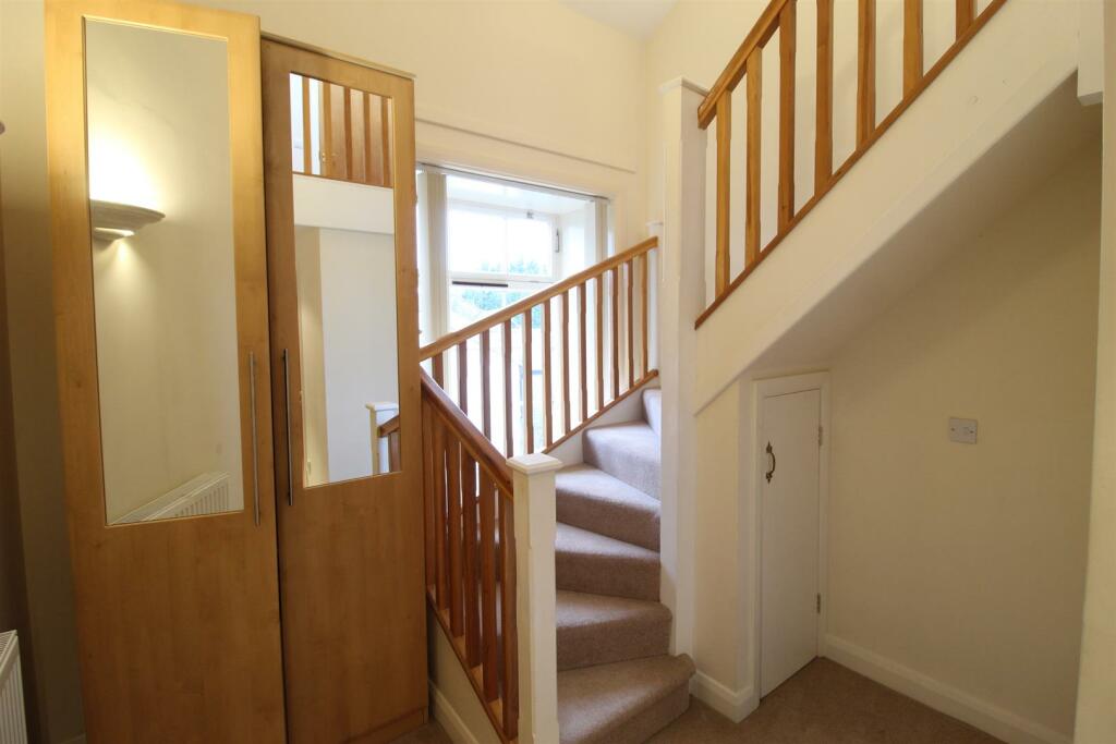 Private Entrance Hall