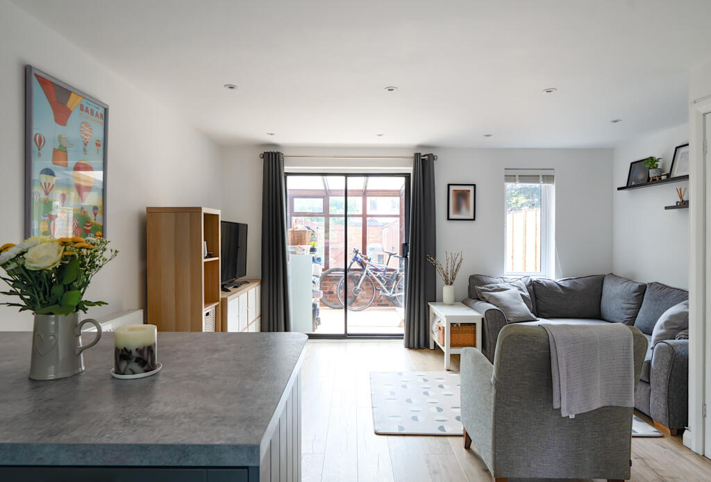 1346682-12-68b717...