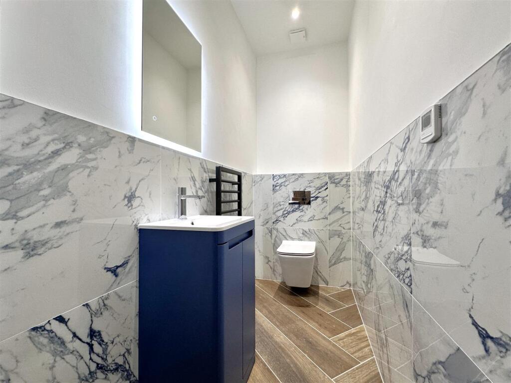 Ground Floor W.C 629