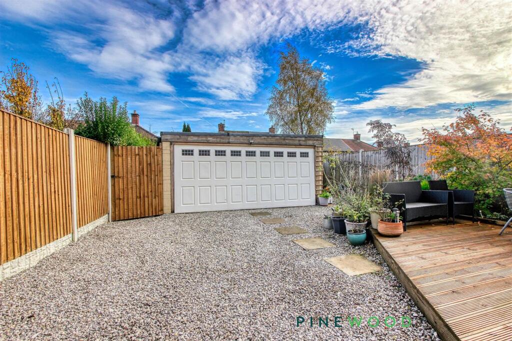 DOUBLE DETACHED GARAGE