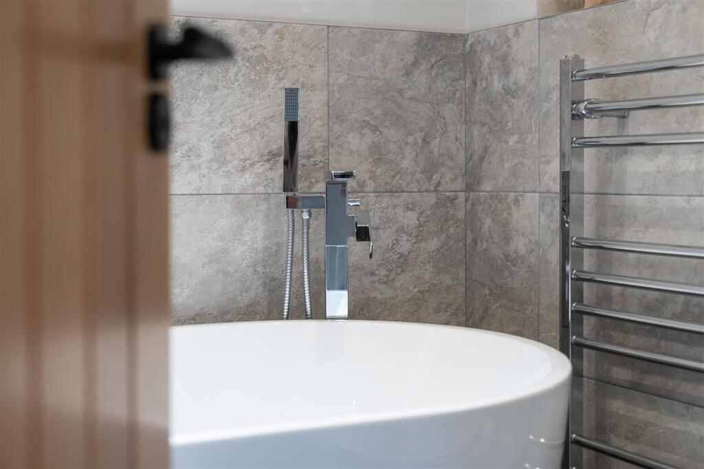Bathrooms-3.jpg