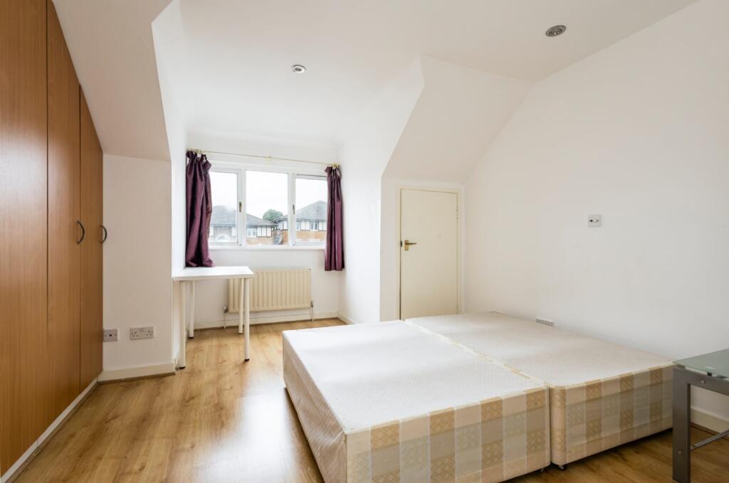 WhatsApp Image 2025-10-06 at 13.37.54_4ef8e753