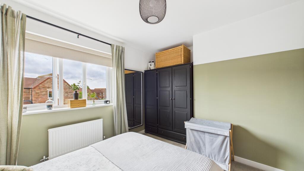 Bedroom 1 (2)