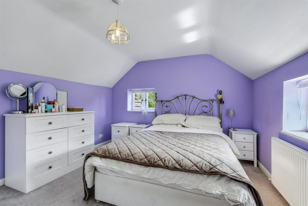 Bedroom 1_1.jpeg