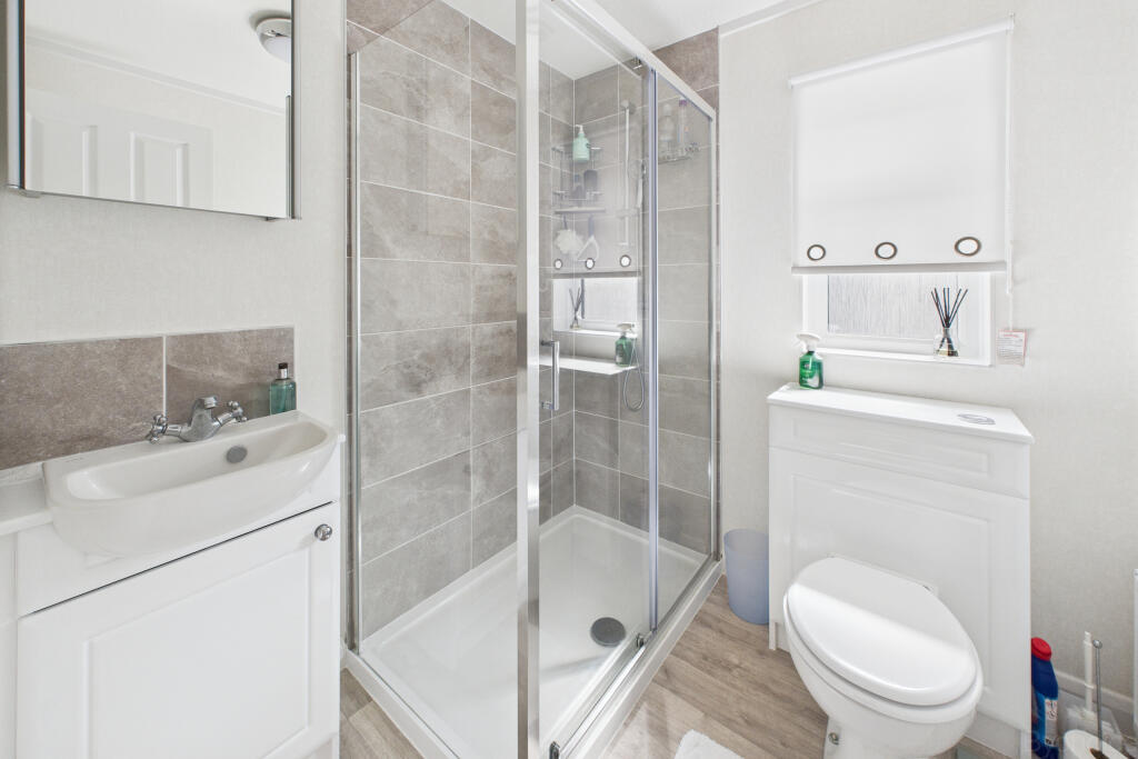 CAM05449G0-PR0024-STILL010