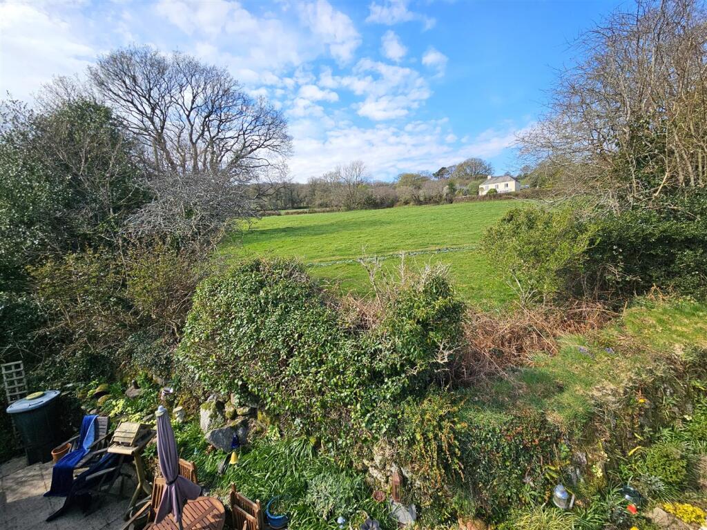 Adjoining Farmland to Rear.jpg