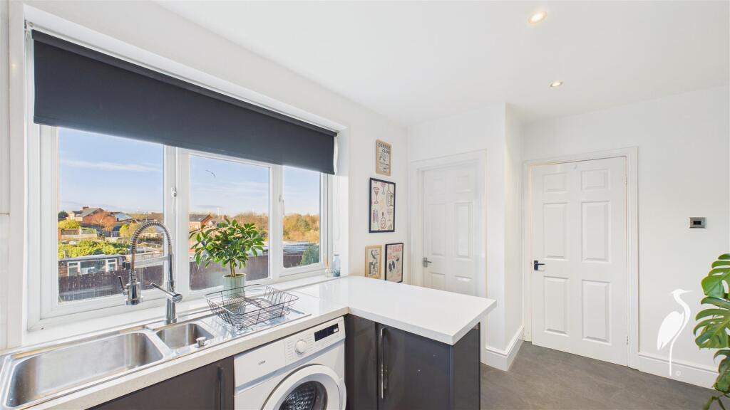 Breakfasting Kitchen