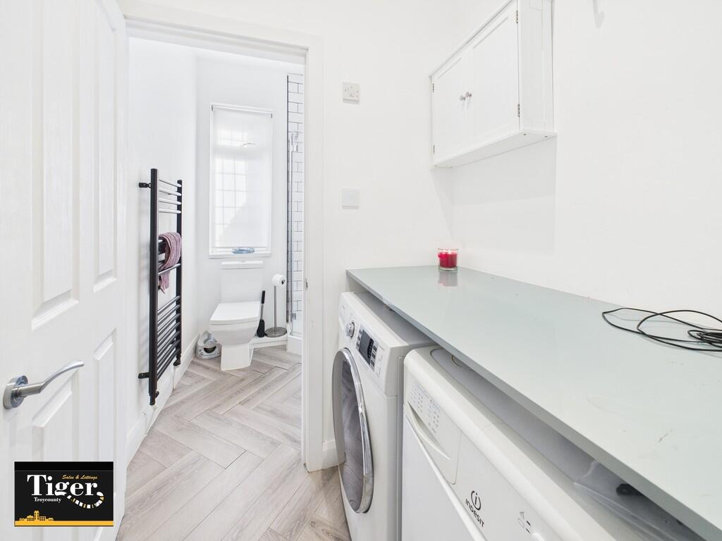 CAM02176G0-PR0528...