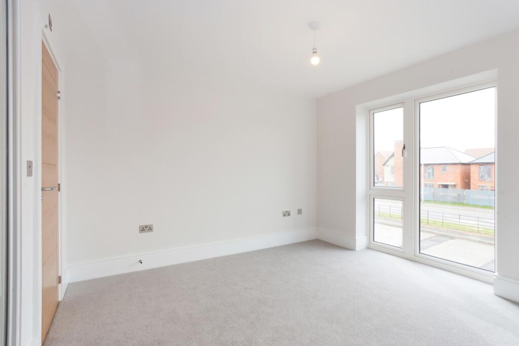 6 Lamb Close 2966...