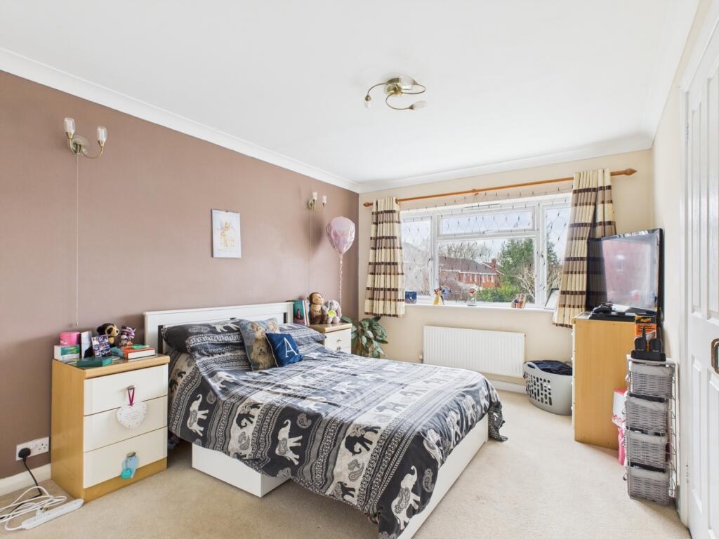 CAM03062G0-PR0130-STILL009