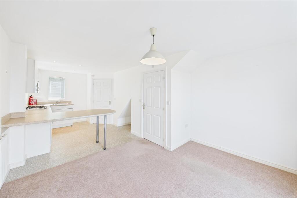 Lounge/Kitchen