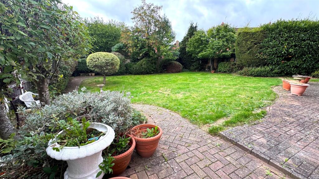 Garden (3).jpg