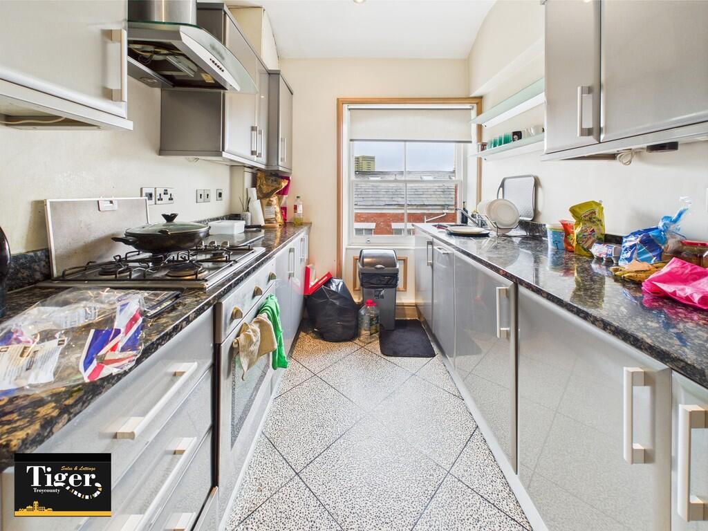 CAM02176G0-PR0594...