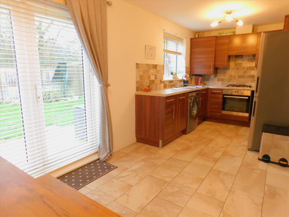 KITCHEN/BREAKFAST ROOM