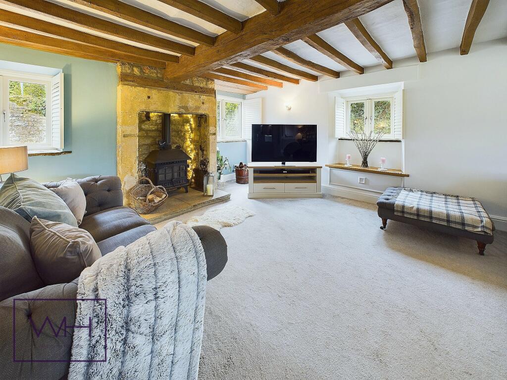 MAIN LOUNGE WITH FIR