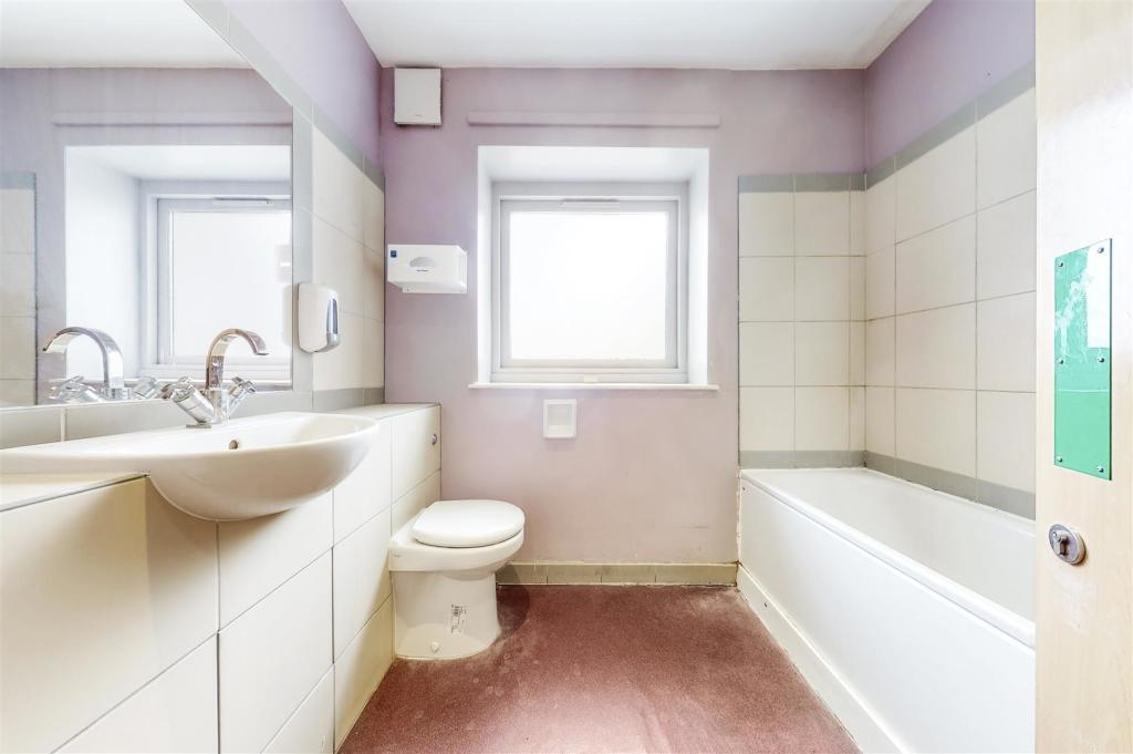 45A Langham Gardens - TdsFJP00Qb5d2SD3uLsX.jpg