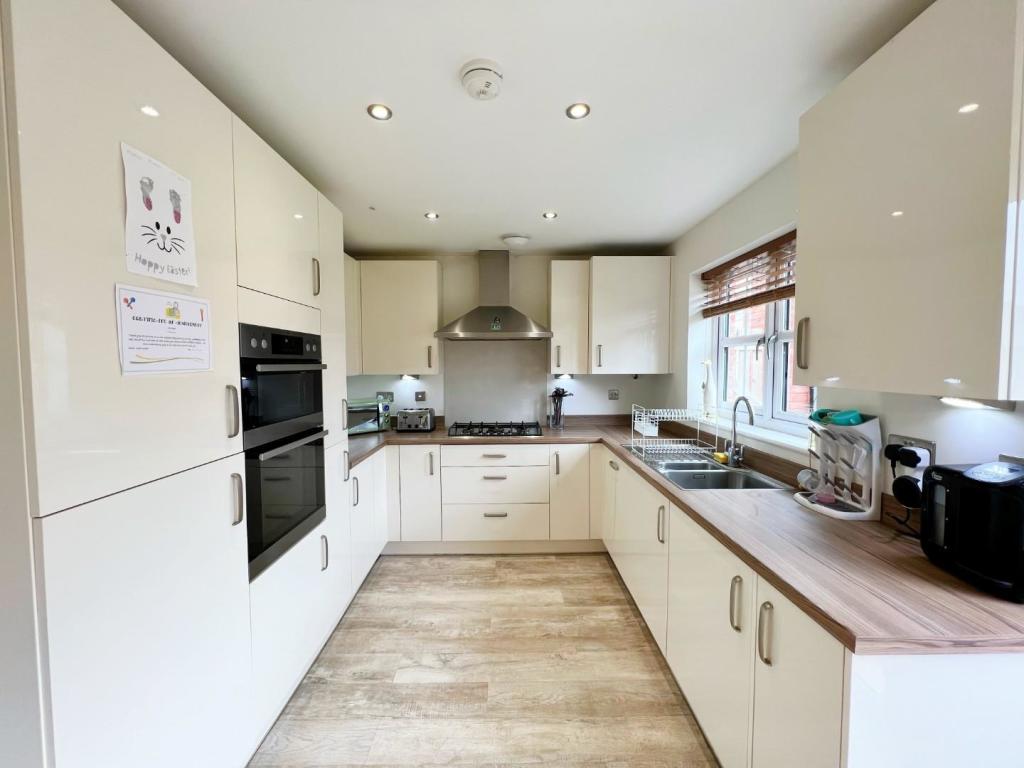 Kitchen Diner 1.jpg