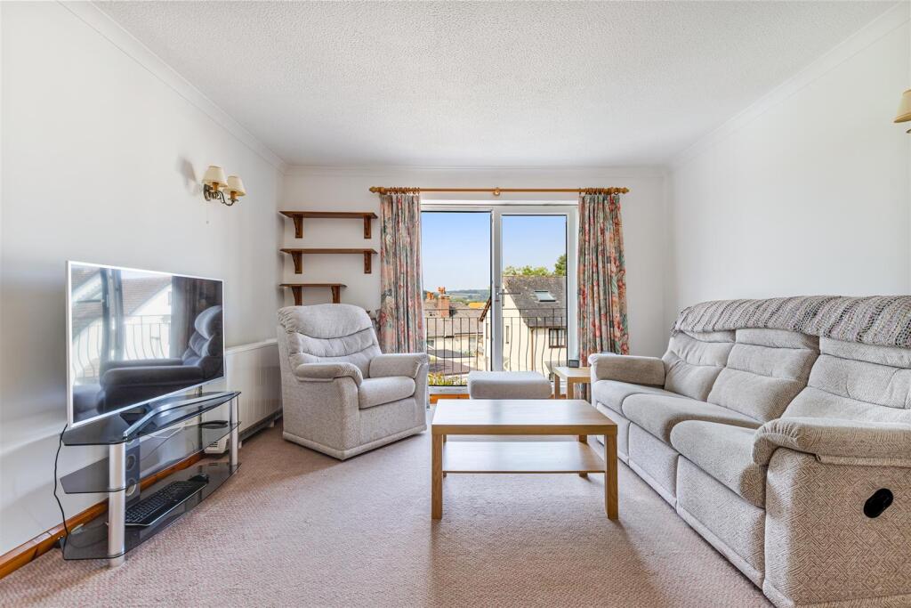 A10 - 73 Saffron Park Kingsbridge - 250811.jpg