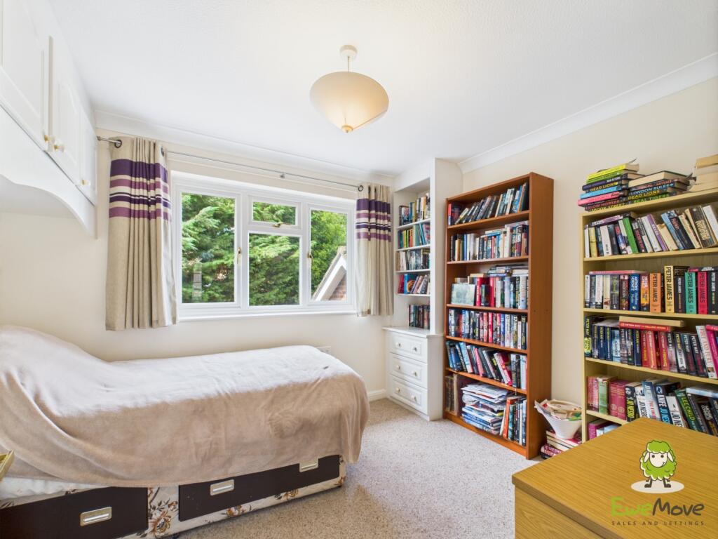 CAM03778G0-PR0261-STILL023