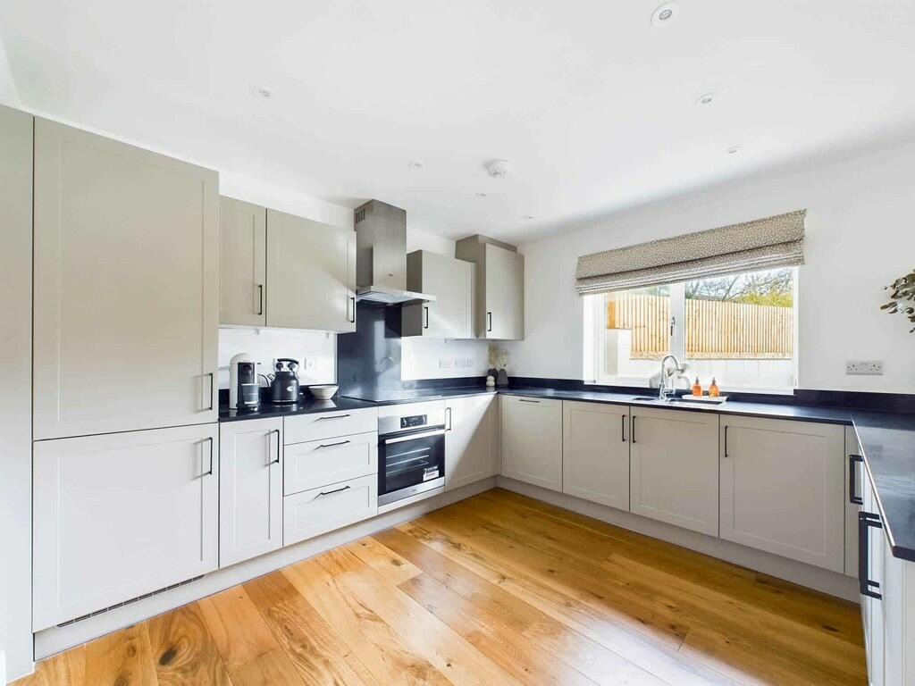 CAM02653G0-PR0045...