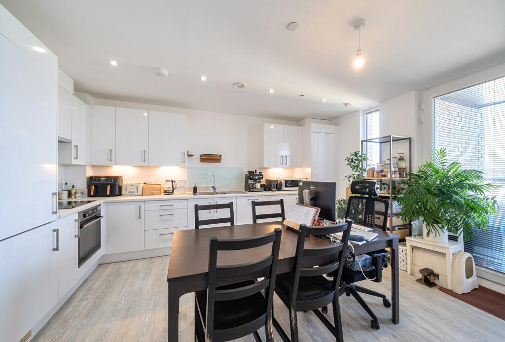 1383428-2-691eed2...