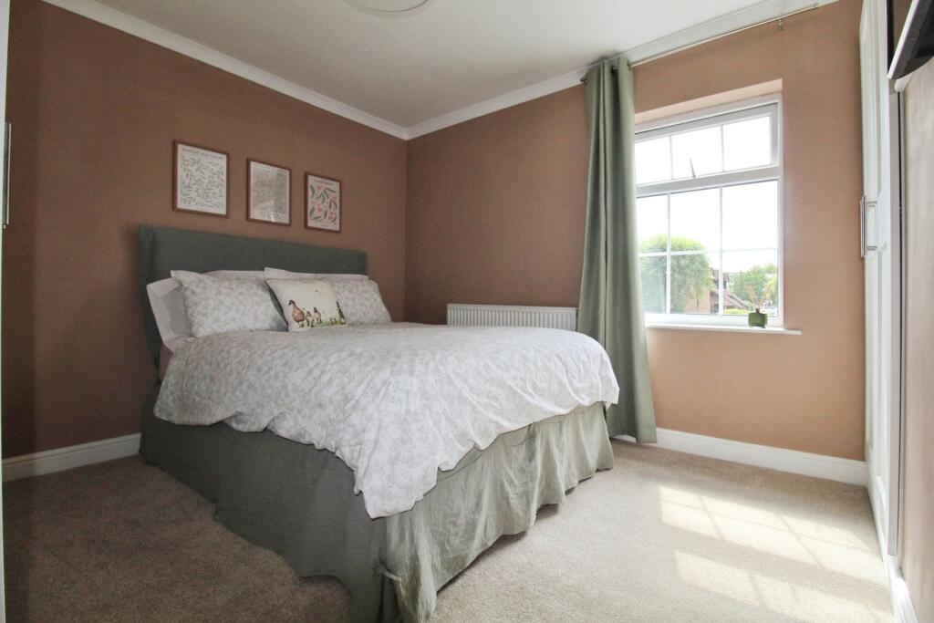 pbox-bedroom-314225.JPG