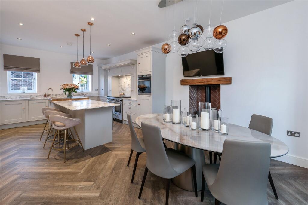 Dining/Kitchen