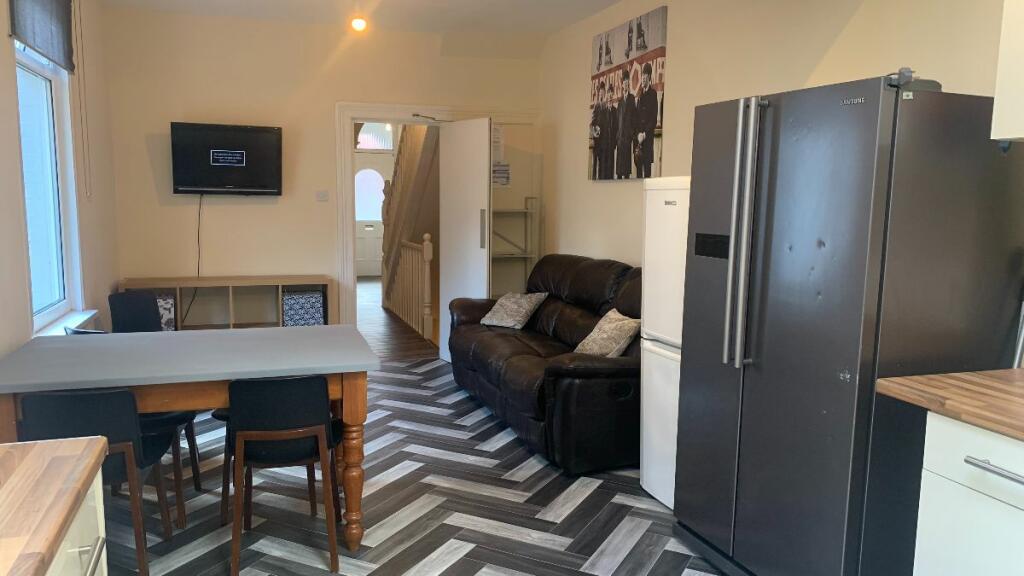 Lounge/Kitchen