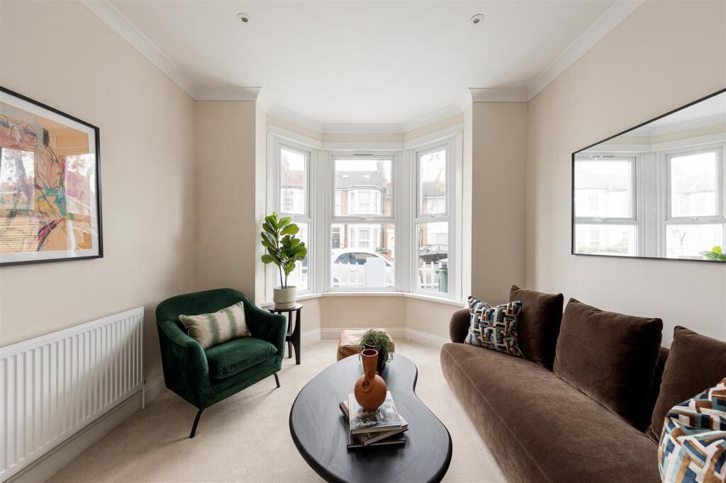Leasowes Road E10