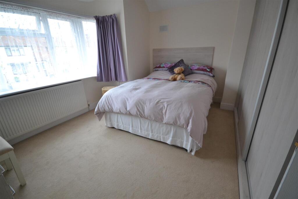 8 Beechcroft bed 1.1.JPG