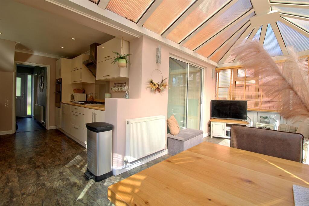 Conservatory/Kitchen