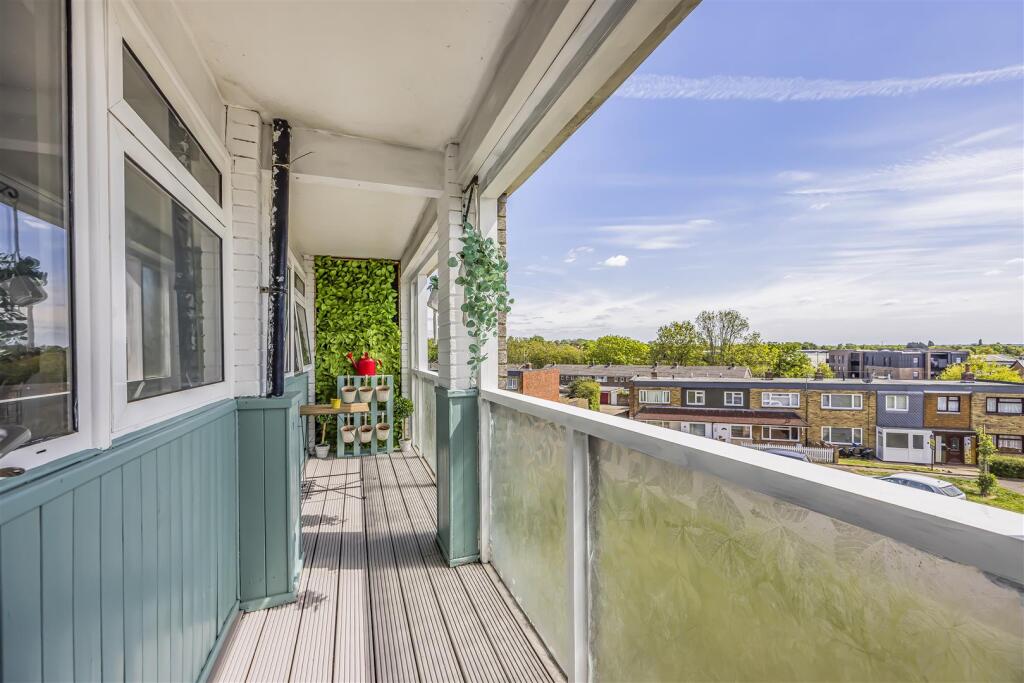 Flat 6 Gosport House, Prospect Lane, Havant-Portic