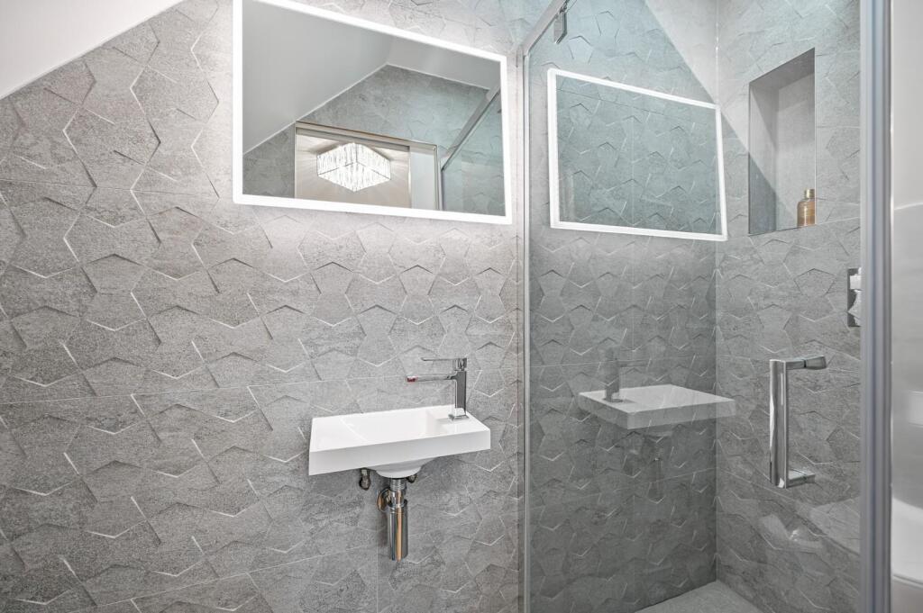 TEC - 55 Dobson Close - Ensuite3 (1).jpg