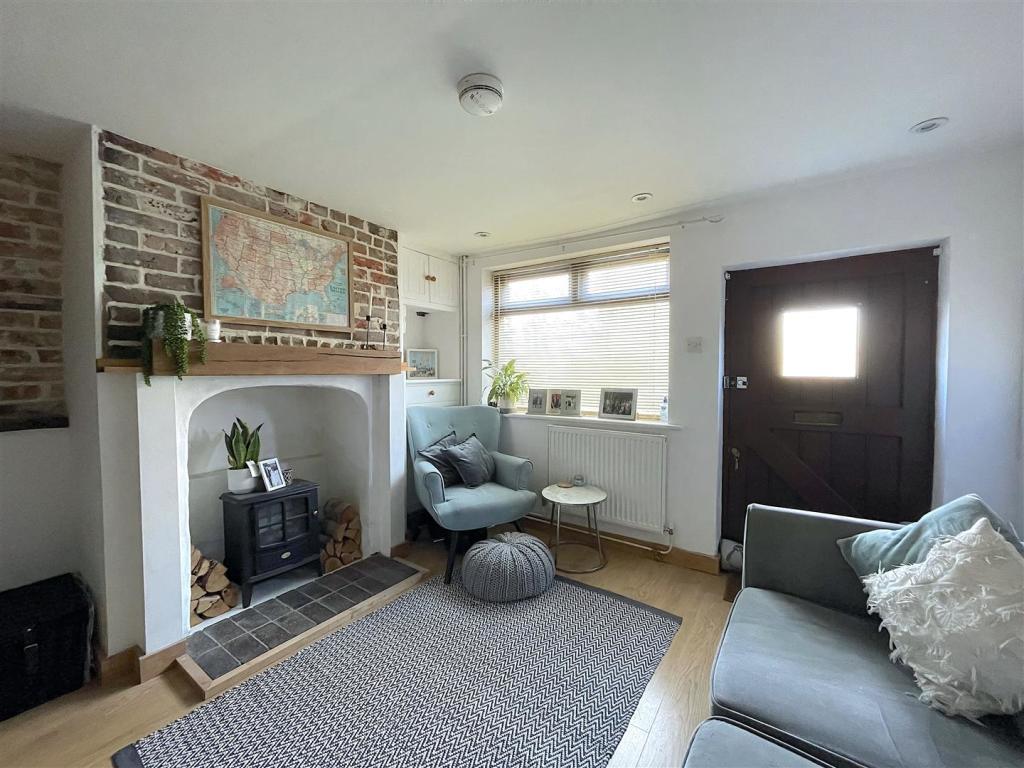 Living Room (1).jpeg