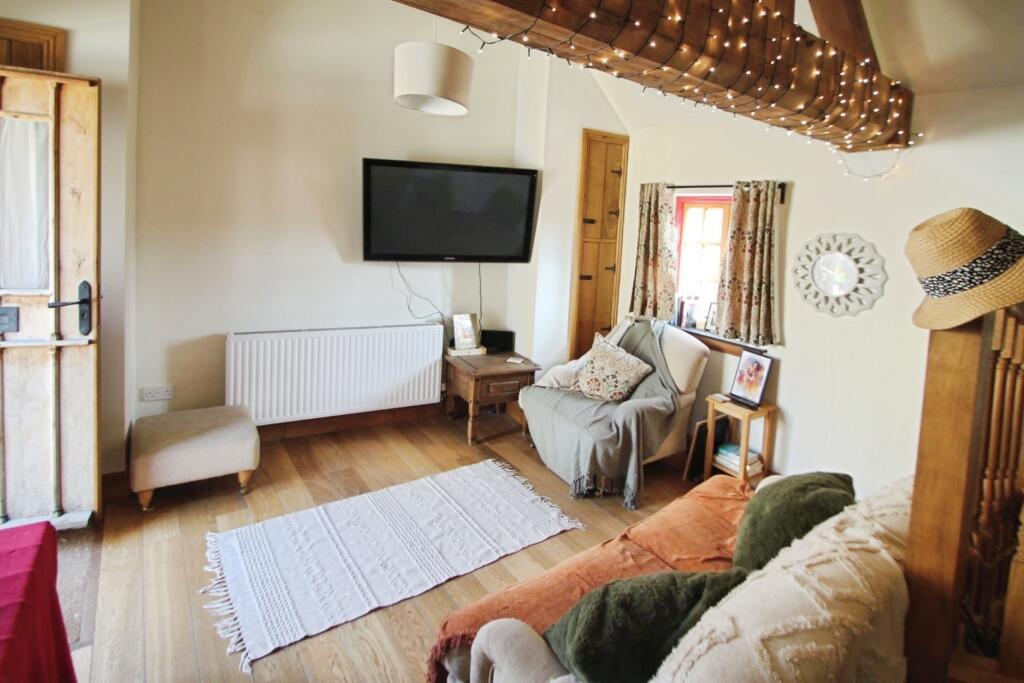 pbox-living_room-318539.JPG