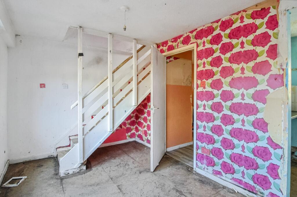 242 Pilgrims Way, Andover, SP10 5HU