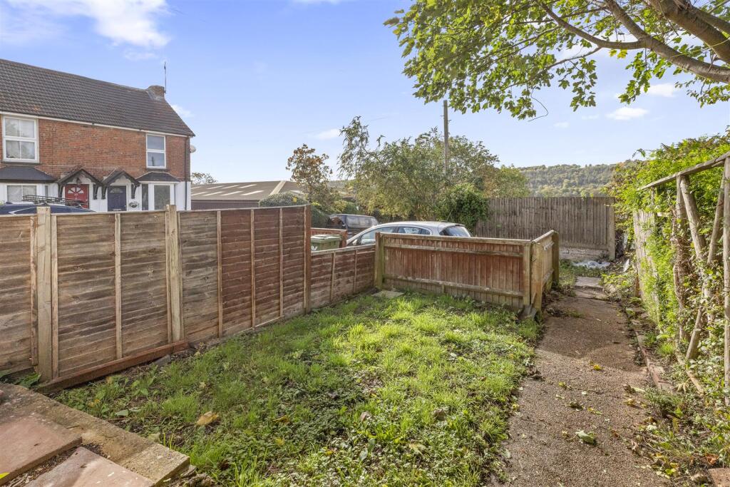 70b Totteridge Road, HP13 6EX-13.jpg
