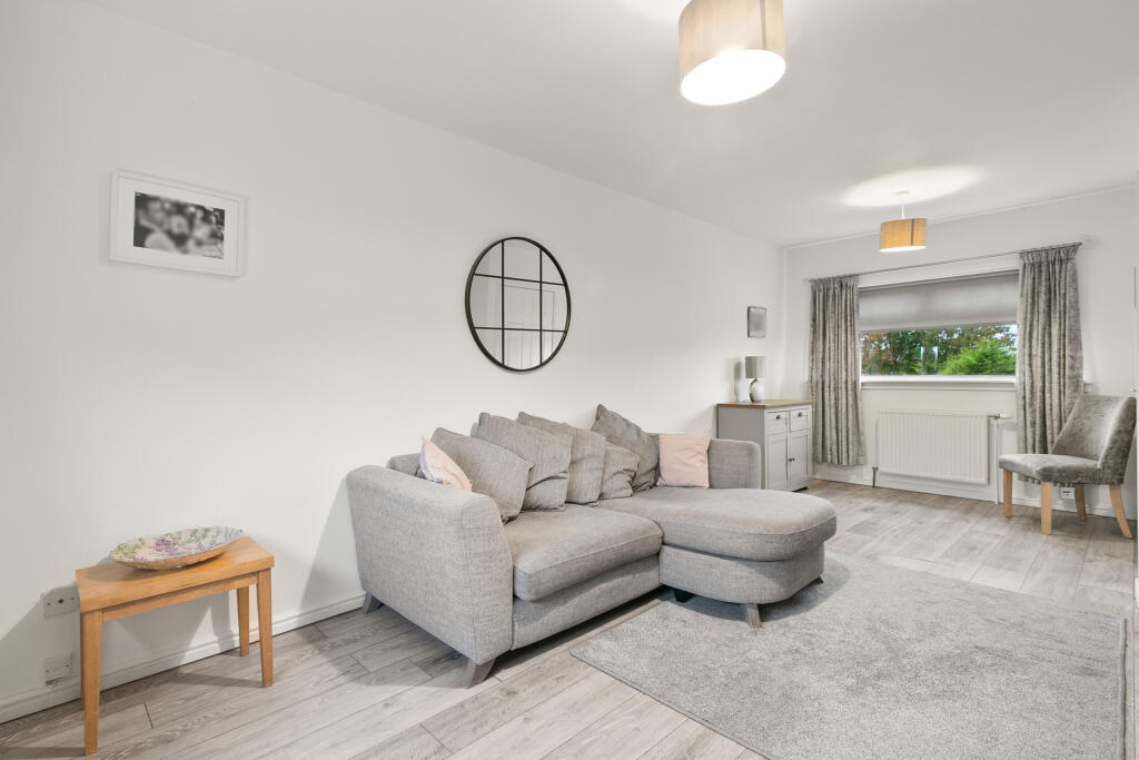 Lounge/ Dining Room