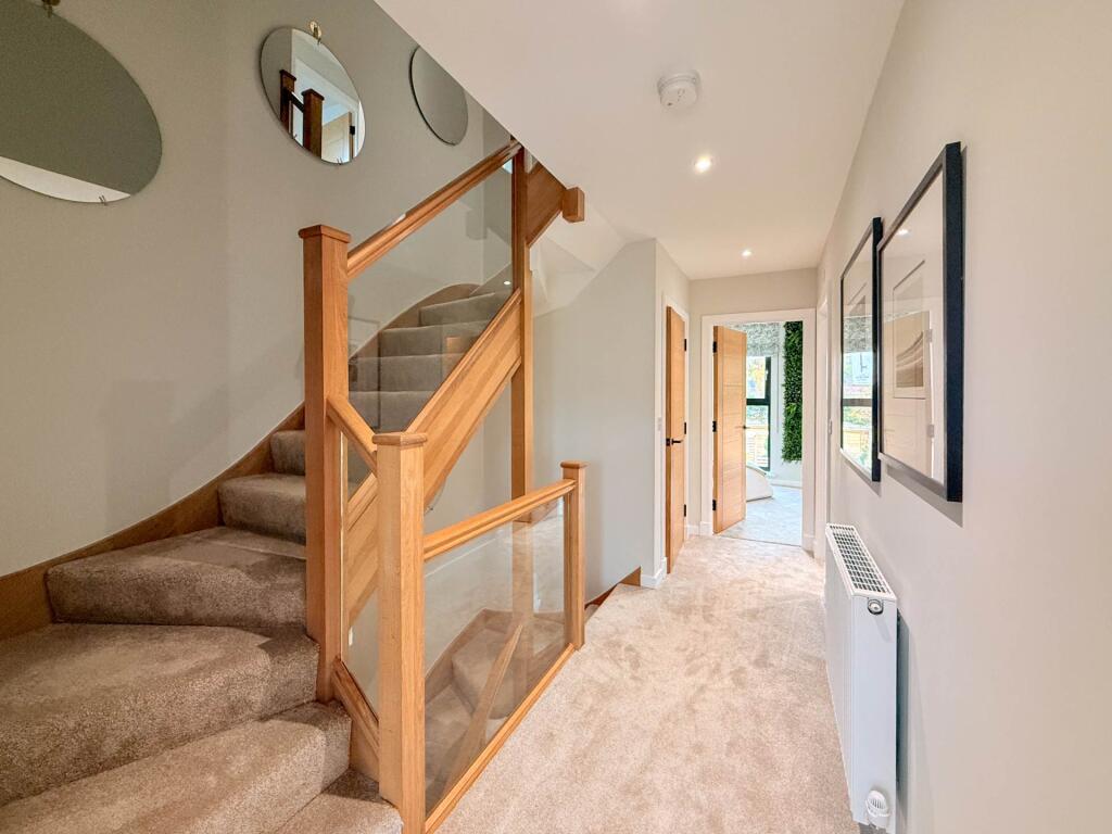 London Road West, Bath