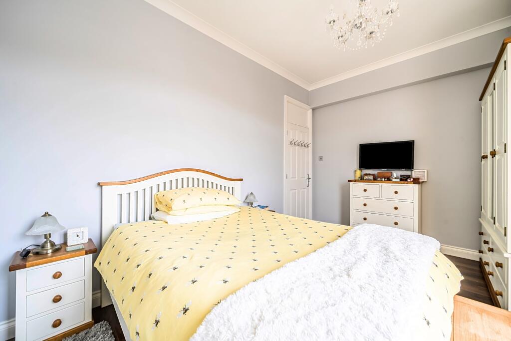 1348881-8-68b82abd05f78