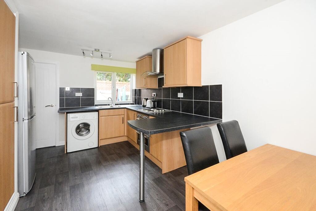 Kitchen / Dining Roo