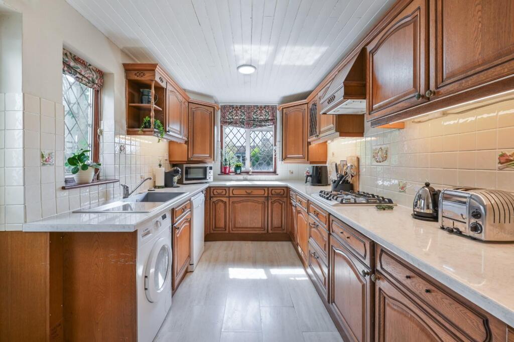 RUTHERWYKE CLOSE (14).jpg