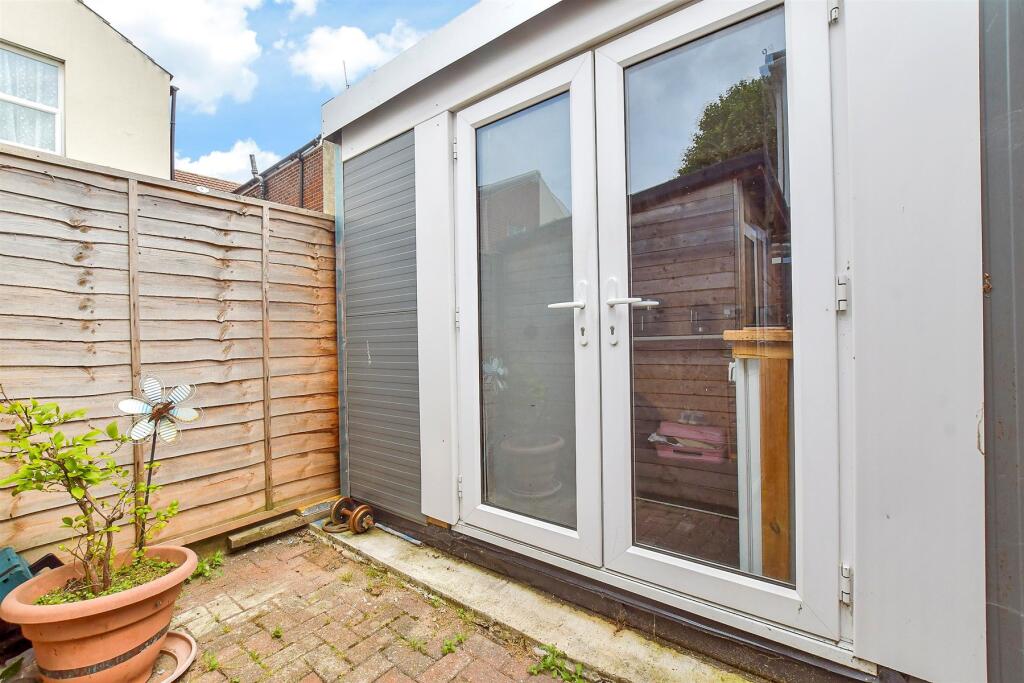 Workshop/Outbuildings