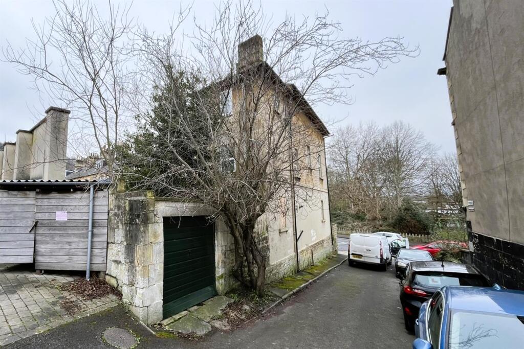 9 St. Matthews Place, Widcombe, Bath BA2 4JJ | Fre