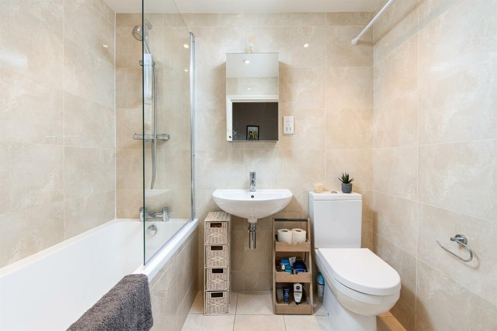 Bathroom.jpg