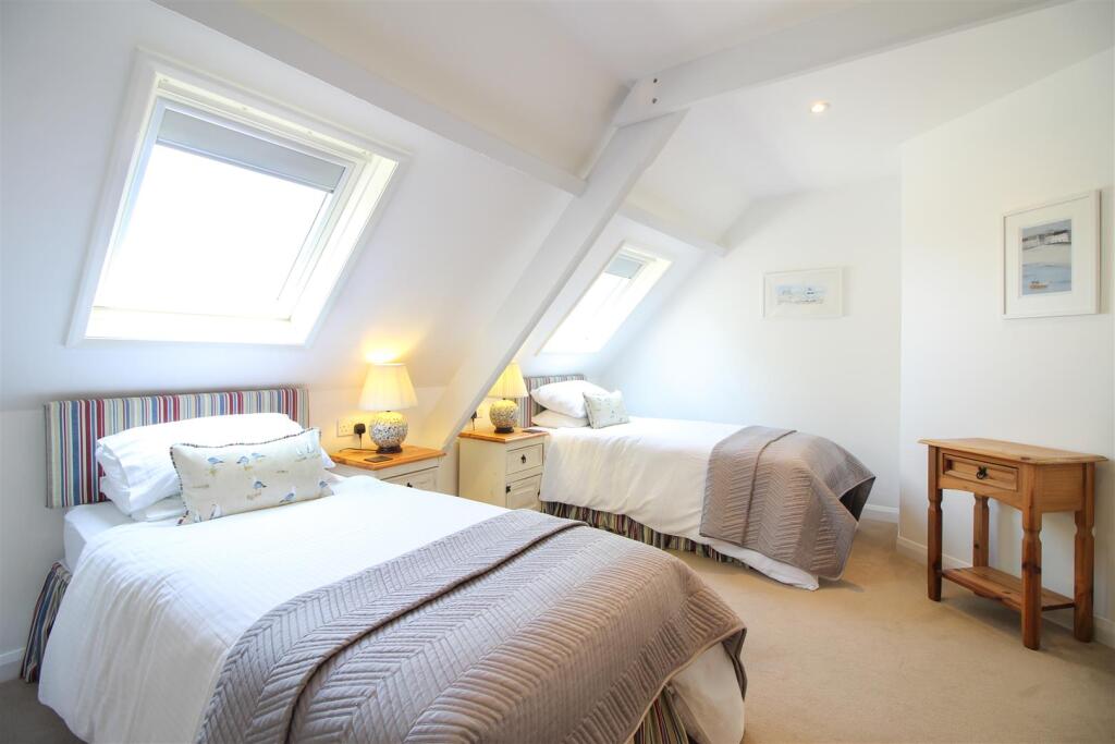 Francis Bedroom