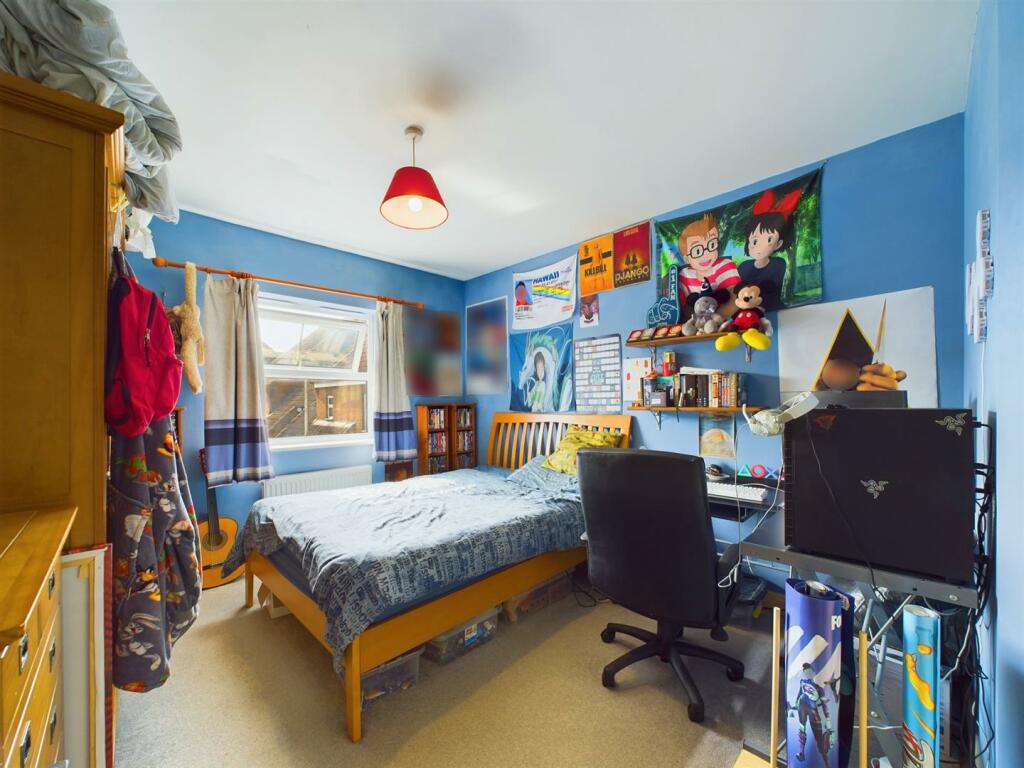 Bedroom: