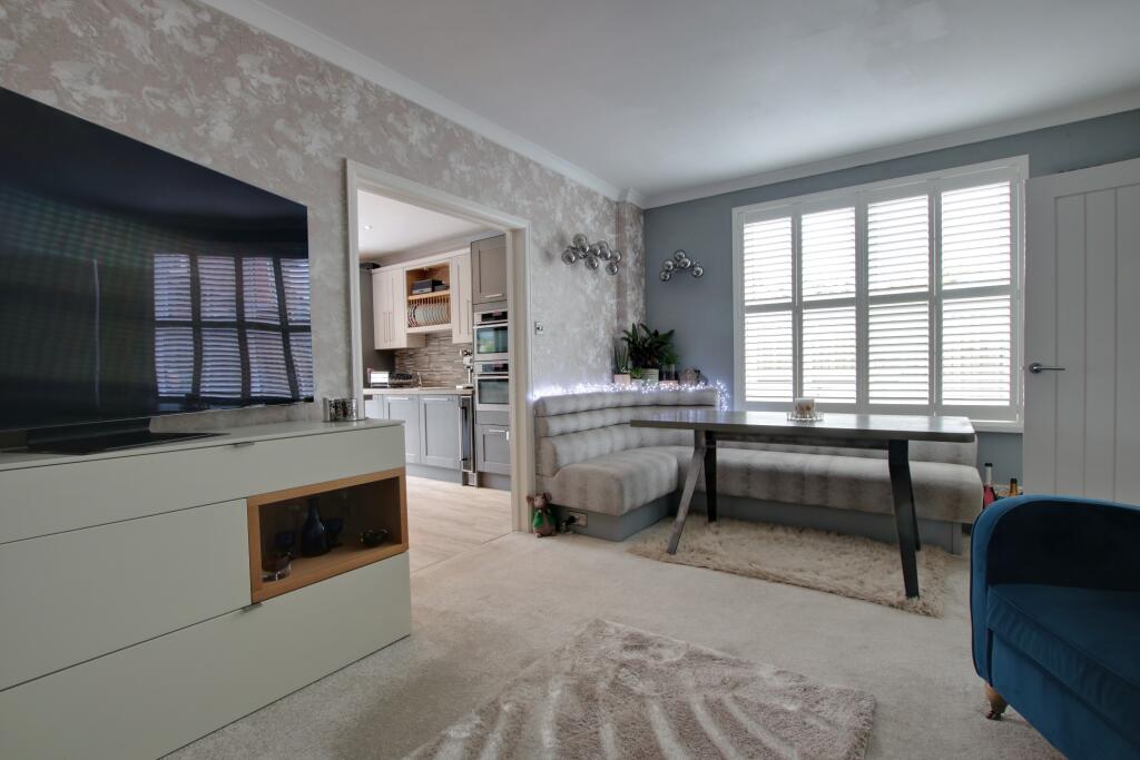 DINING ROOM/FAMILY ROOM