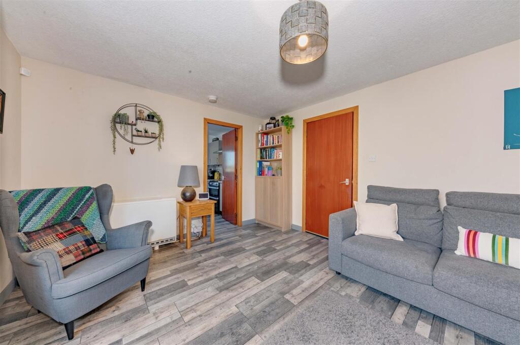 2 West School Road Dundee-6.JPG